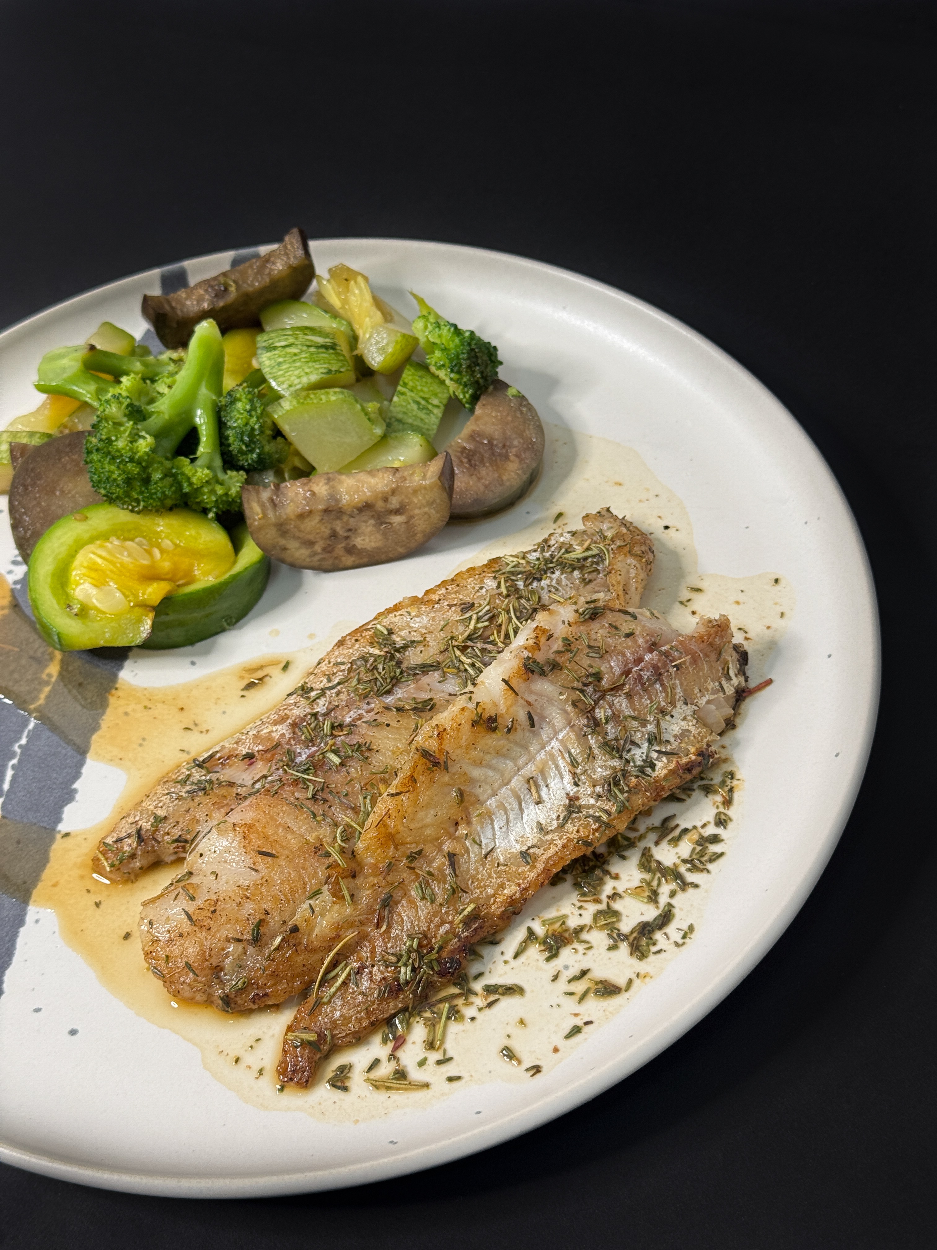 Pescado a las finas hierbas